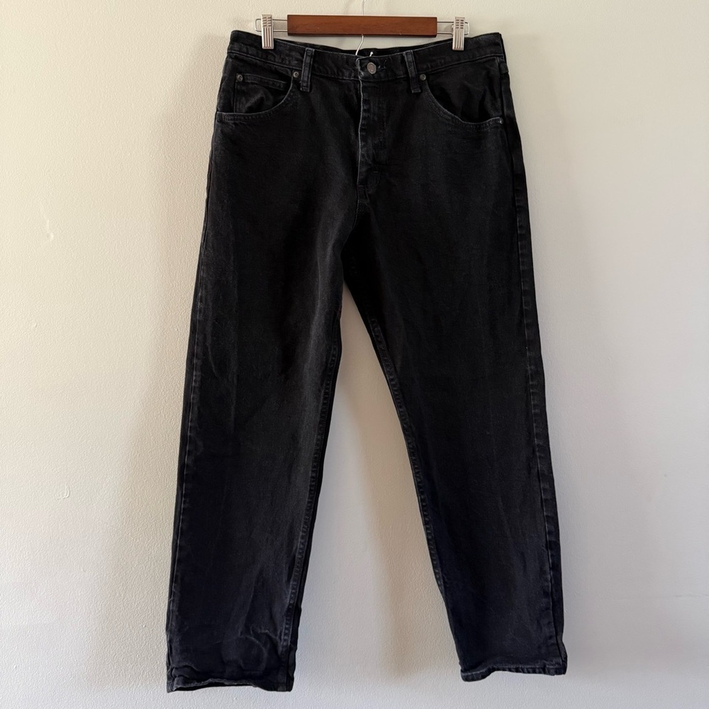 Wrangler Men's Black Straight Legged Jeans - Picture 2 of 8